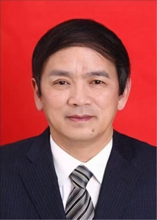 周梁云